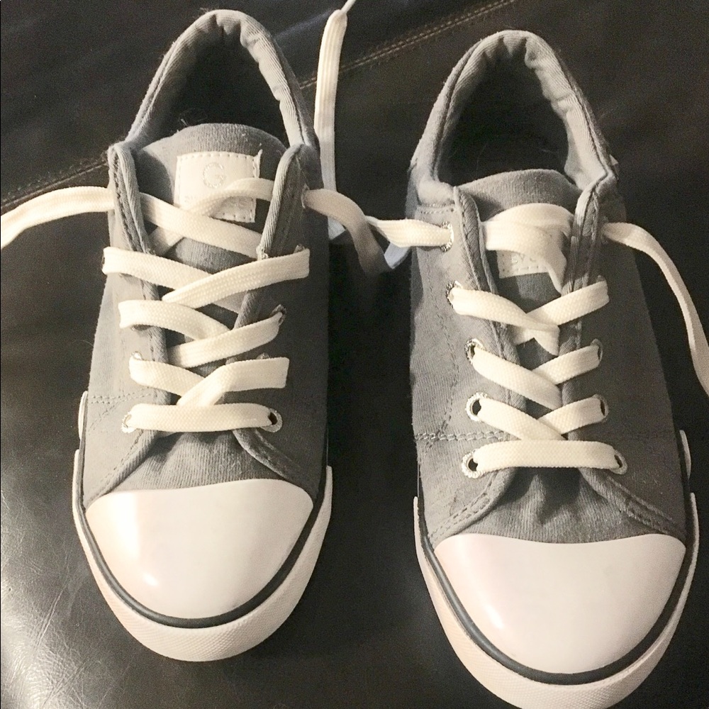 Guess tennis shoes